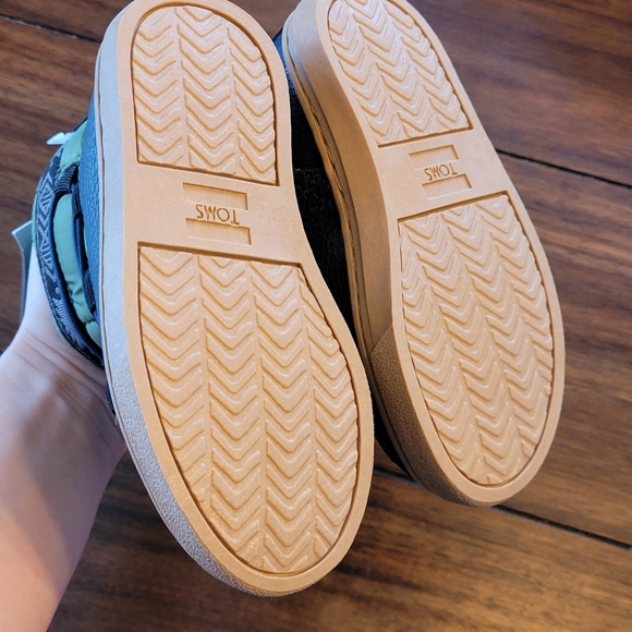 Toms Toddler Alpine Boots - Picture 5 of 6